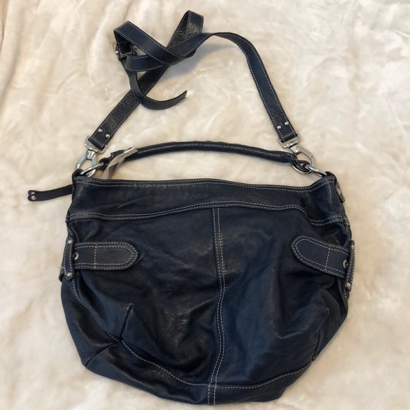 *sold* Innue Navy Blue Leather Medium Handbag - Picture 2 of 4